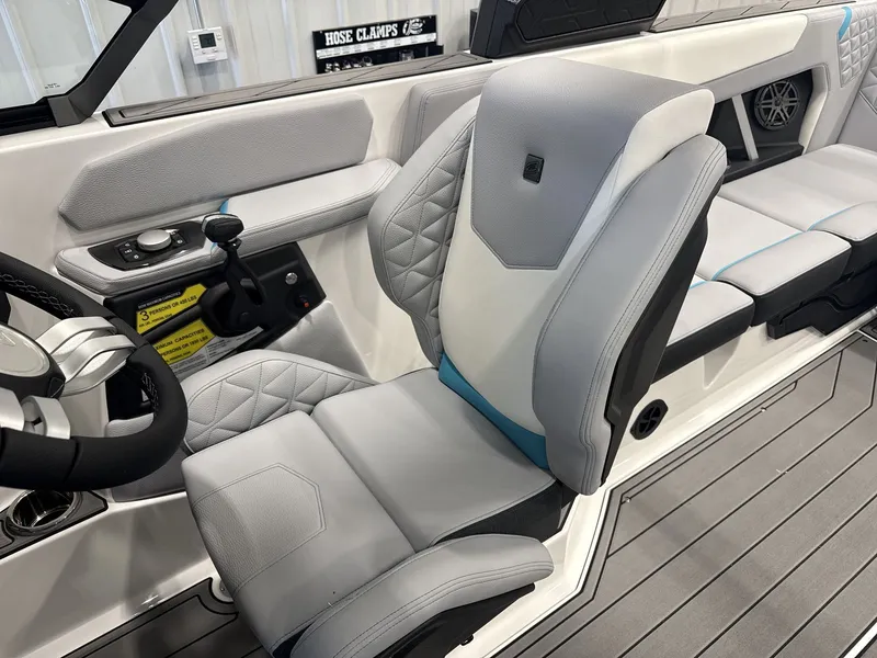 Slide: The Image of Nautique Super Air Nautique GS22 2026 - 19