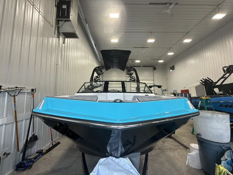 Slide: The Image of Nautique Super Air Nautique GS22 2026 - 3