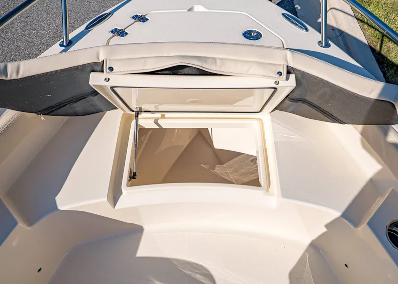 Slide: The Image of Scout 188 Sport Dorado 2026 - 23