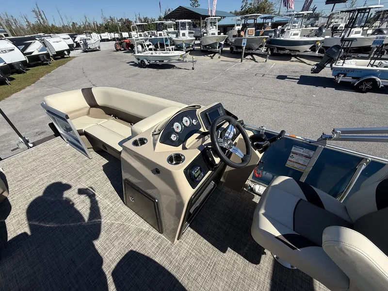 Slide: The Image of SunCatcher Select Series 20C-90HP SHO YAMAHA 2026 - 7