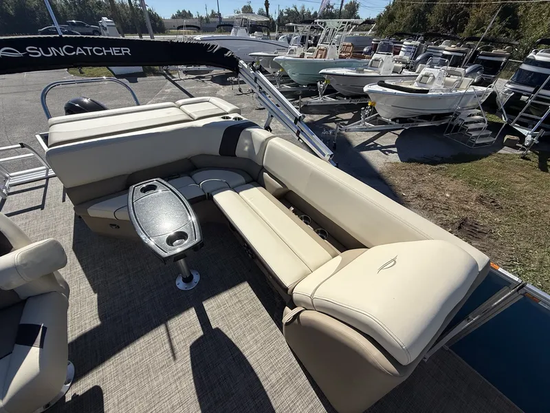 Slide: The Image of SunCatcher Select Series 20C-90HP SHO YAMAHA 2026 - 9