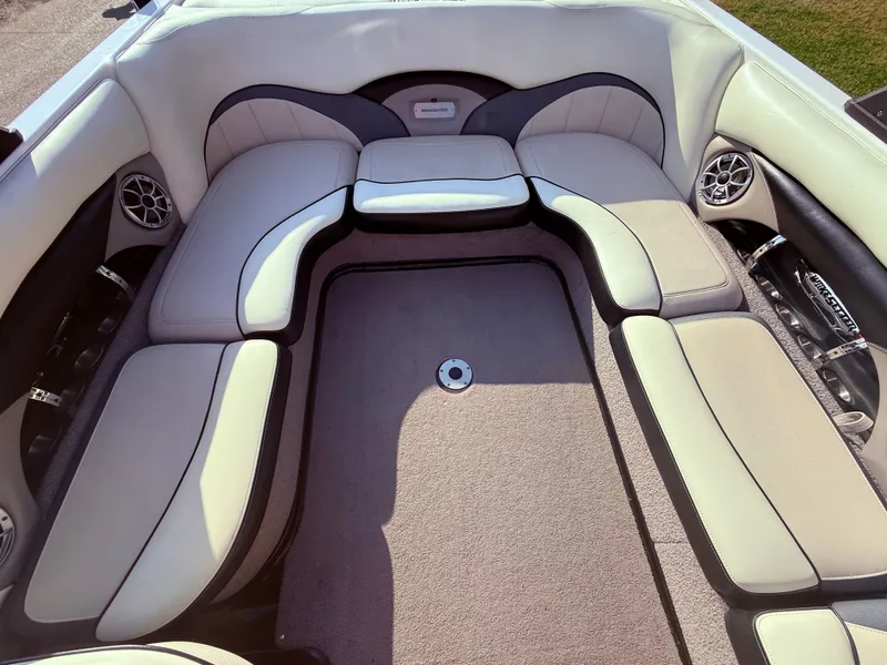 Slide: The Image of Malibu Wakesetter 23 LSV 2013 - 562