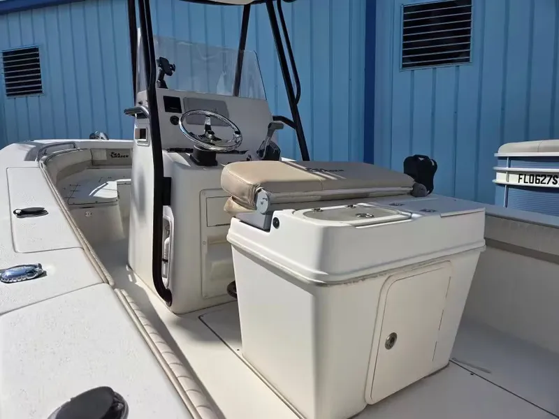 Slide: The Image of Sea Chaser 24 HFC 2016 - 3