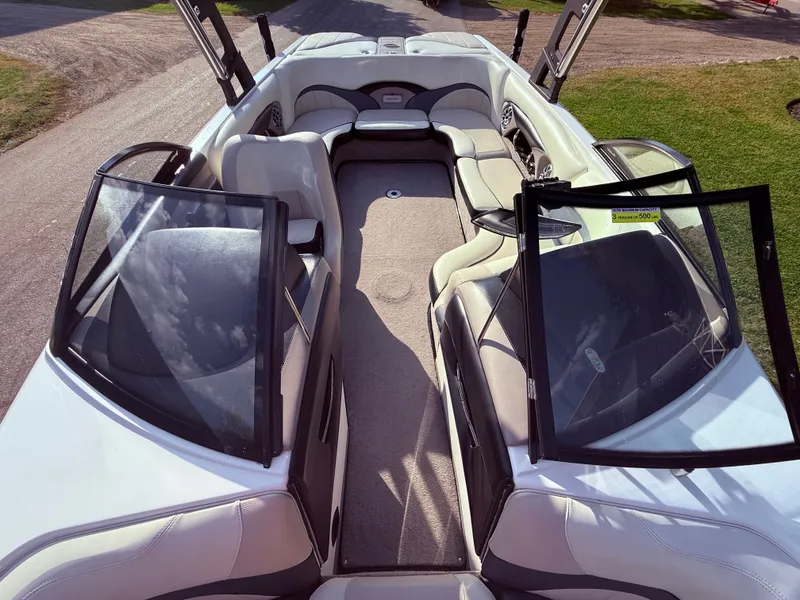 Slide: The Image of Malibu Wakesetter 23 LSV 2013 - 575