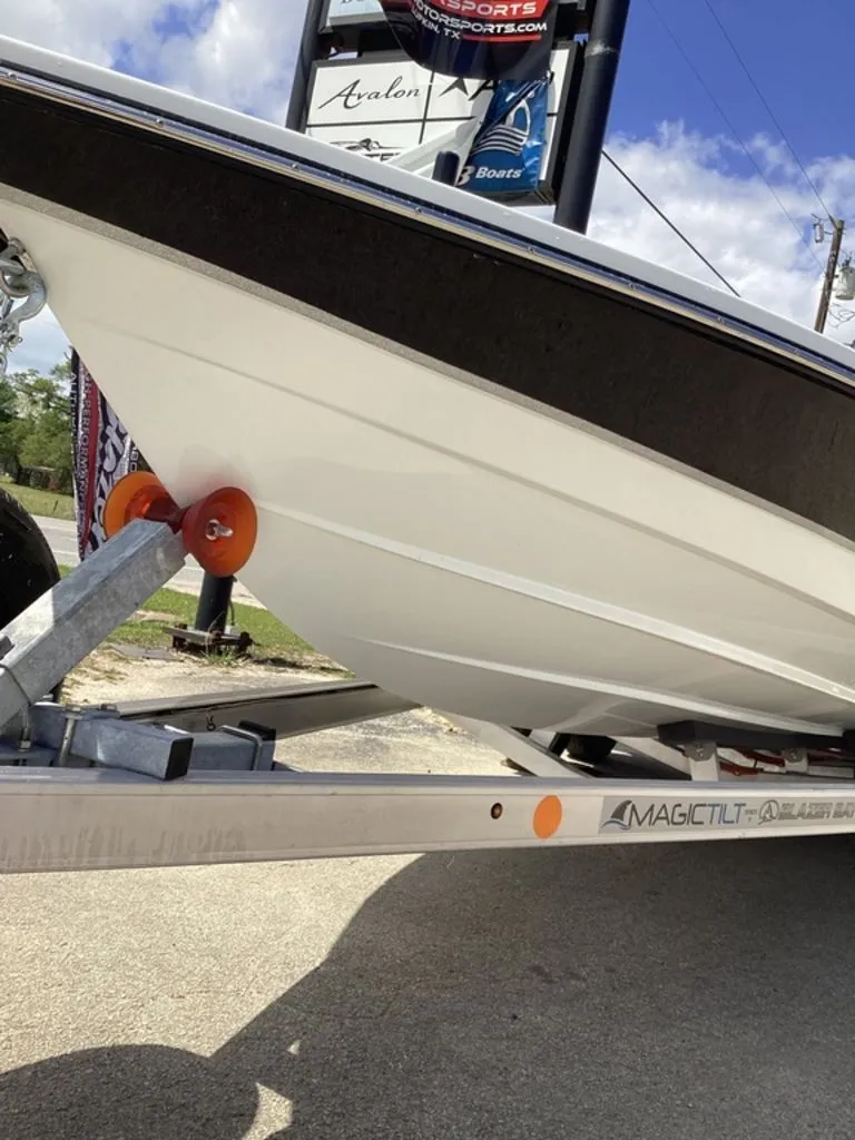 Slide: The Image of Blazer 675 2026 - 25