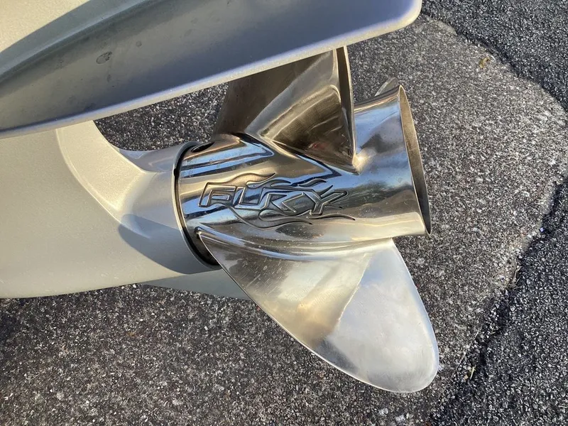 Slide: The Image of Phoenix Bass Boat 21 XE 2024 - 10