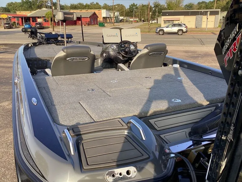 Slide: The Image of Phoenix Bass Boat 21 XE 2024 - 13