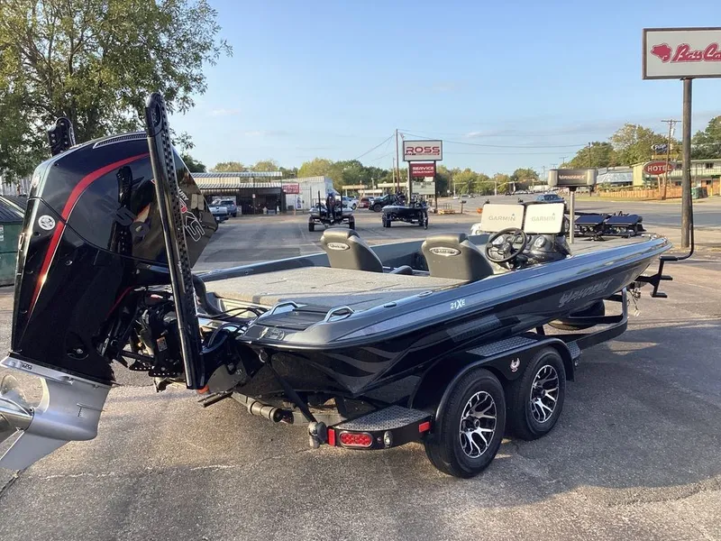 Slide: The Image of Phoenix Bass Boat 21 XE 2024 - 19