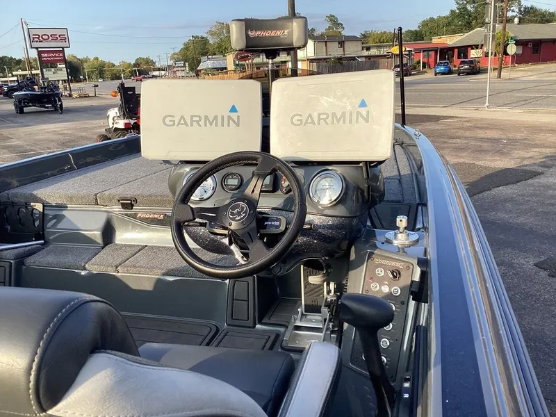 Slide: The Image of Phoenix Bass Boat 21 XE 2024 - 24