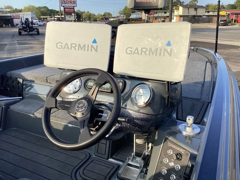 Slide: The Image of Phoenix Bass Boat 21 XE 2024 - 26