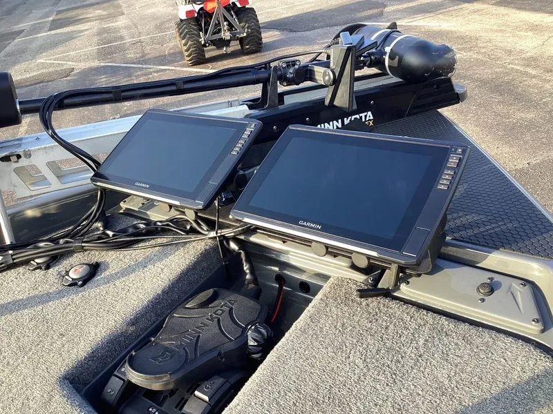 Slide: The Image of Phoenix Bass Boat 21 XE 2024 - 34