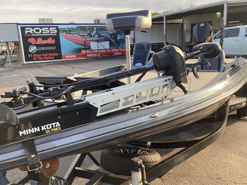 Slide: The Image of Phoenix Bass Boat 21 XE 2024 - 40