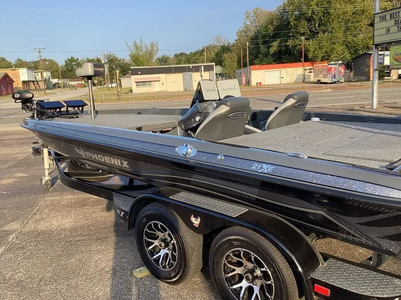 Slide: The Image of Phoenix Bass Boat 21 XE 2024 - 7