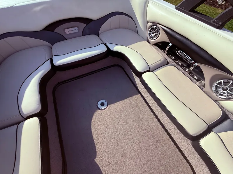 Slide: The Image of Malibu Wakesetter 23 LSV 2013 - 767