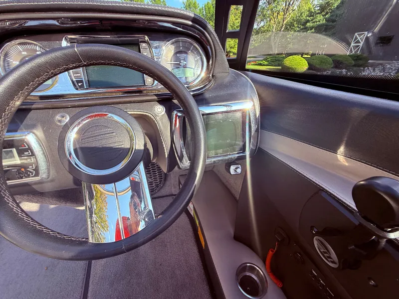 Slide: The Image of Malibu Wakesetter 23 LSV 2013 - 846