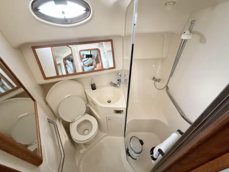 Slide: The Image of Sea Ray 420 Aft Cabin 2001 - 20