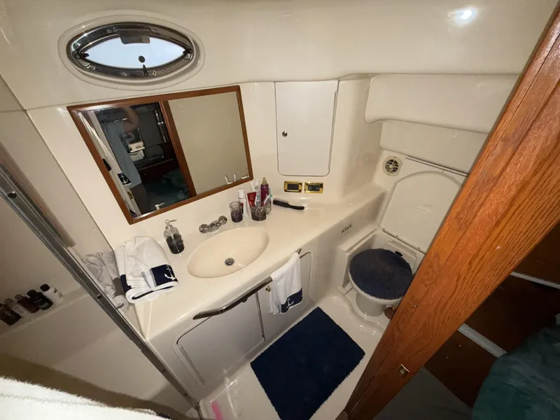 Slide: The Image of Sea Ray 420 Aft Cabin 2001 - 25