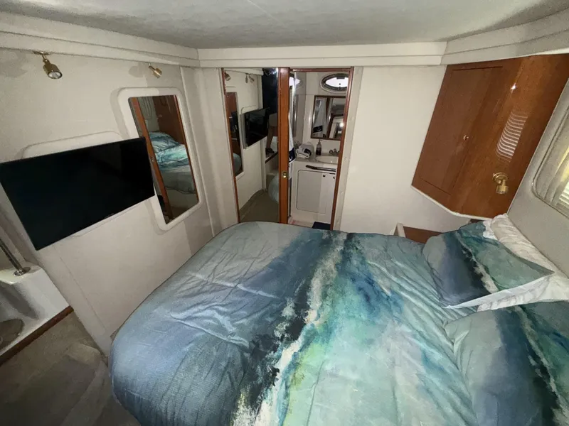 Slide: The Image of Sea Ray 420 Aft Cabin 2001 - 26