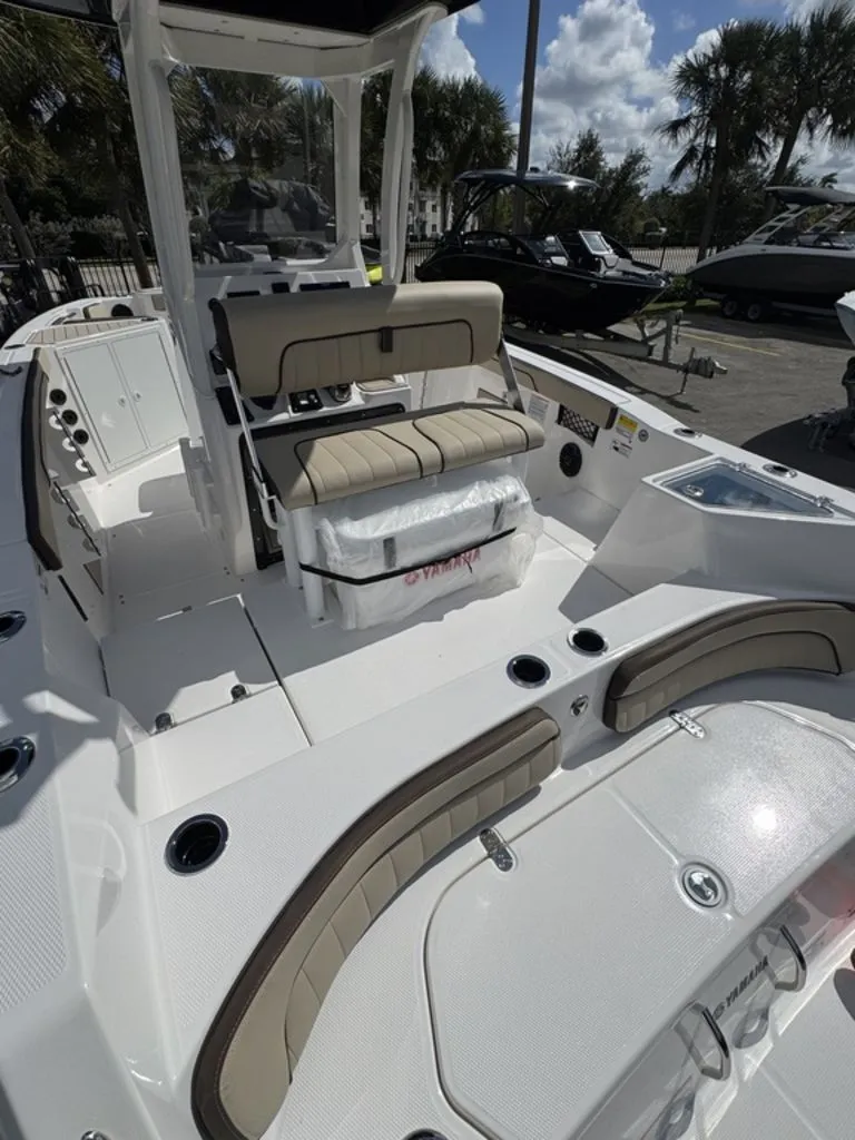 Slide: The Image of Yamaha 222 FSH Sport E 2026 - 11