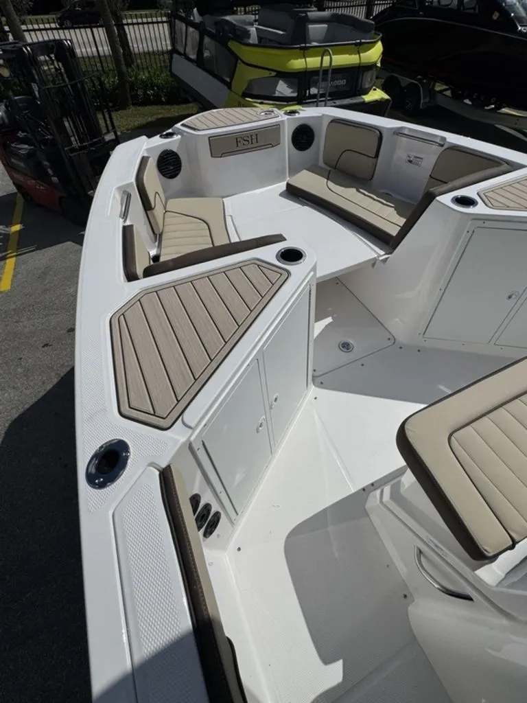 Slide: The Image of Yamaha 222 FSH Sport E 2026 - 25