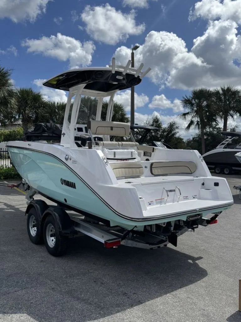 Slide: The Image of Yamaha 222 FSH Sport E 2026 - 4