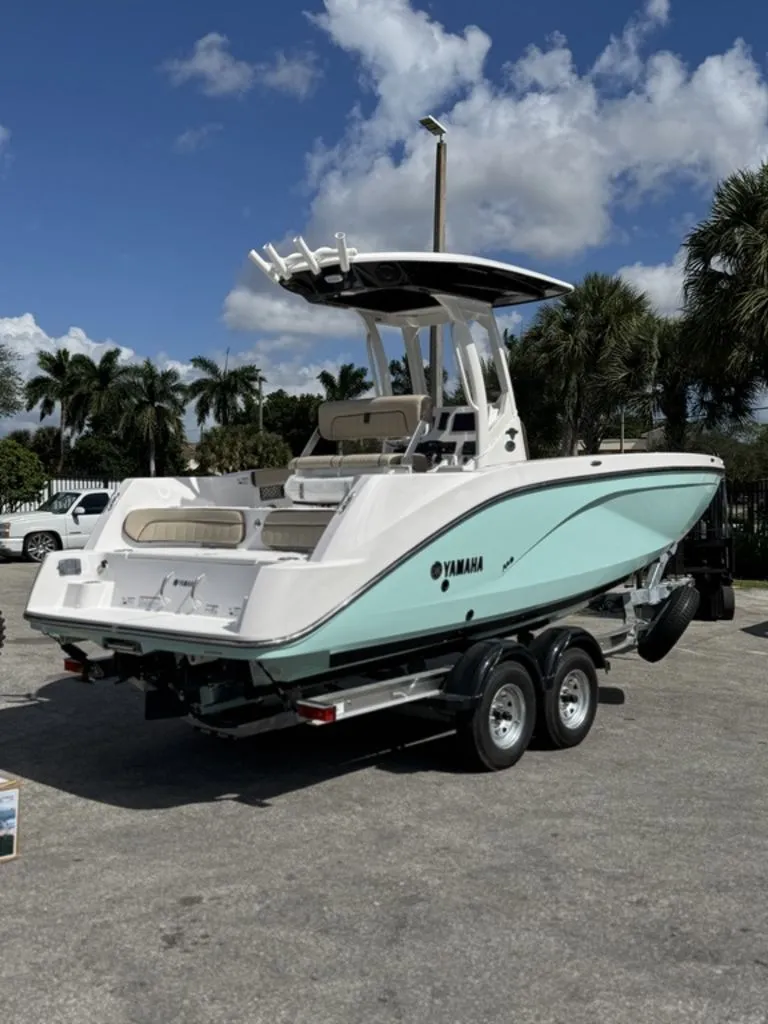 Slide: The Image of Yamaha 222 FSH Sport E 2026 - 6