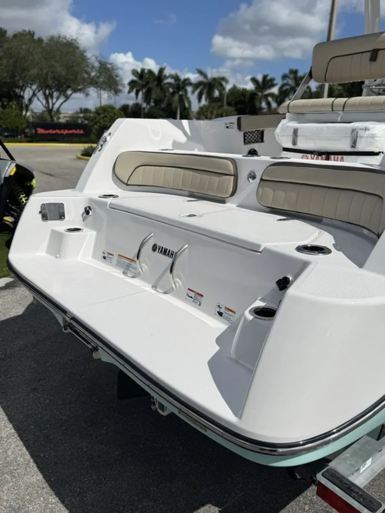 Slide: The Image of Yamaha 222 FSH Sport E 2026 - 8