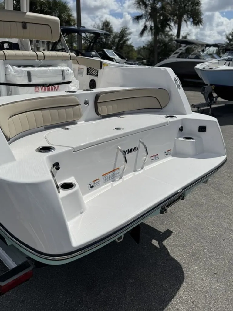 Slide: The Image of Yamaha 222 FSH Sport E 2026 - 9