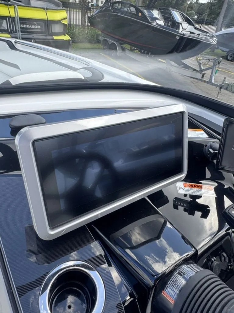 Slide: The Image of Yamaha 252SE 2026 - 20