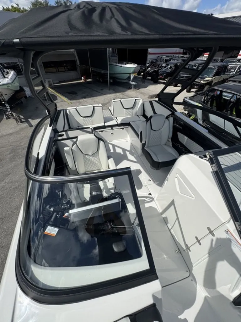 Slide: The Image of Yamaha 252SE 2026 - 25