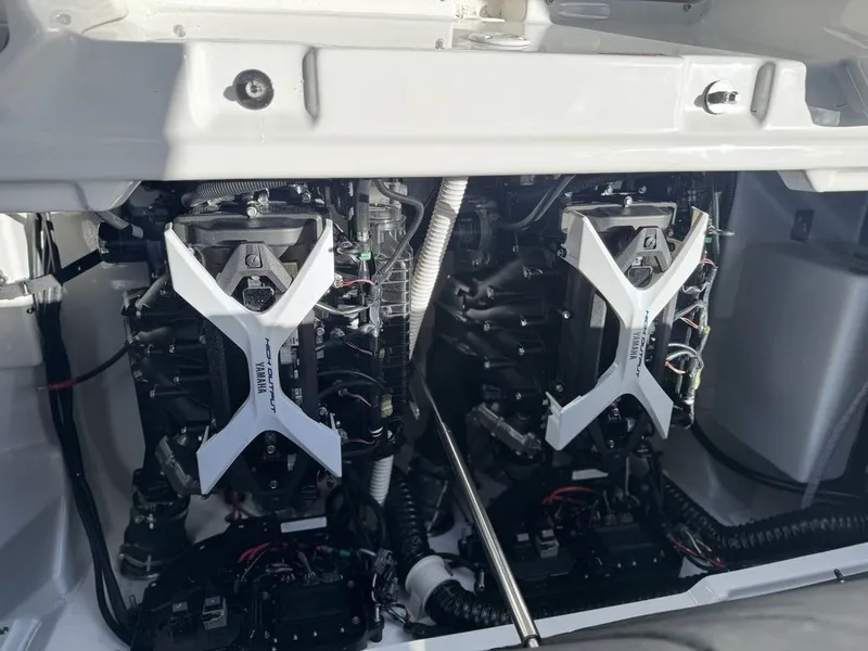 Slide: The Image of Yamaha 252SE 2026 - 26