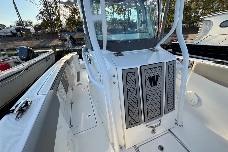 Slide: The Image of 2023 Wellcraft 262 Fisherman boat interior with sleek design and modern features. - 11