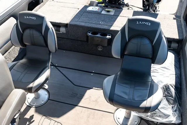 Slide: The Image of Lund 2075 Tyee Sport 2026 - 11