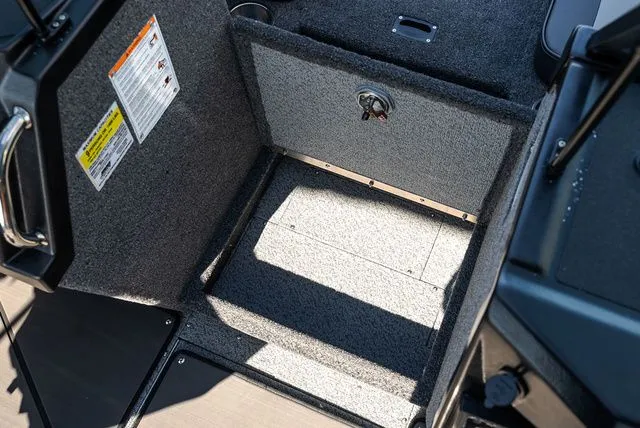 Slide: The Image of Lund 2075 Tyee Sport 2026 - 25