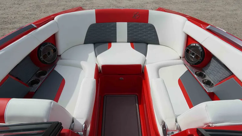 Slide: The Image of MasterCraft X24 2021 - 25