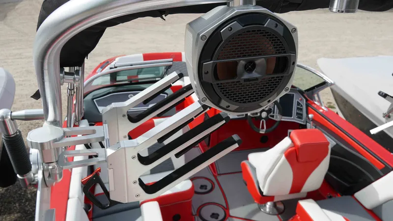 Slide: The Image of MasterCraft X24 2021 - 30