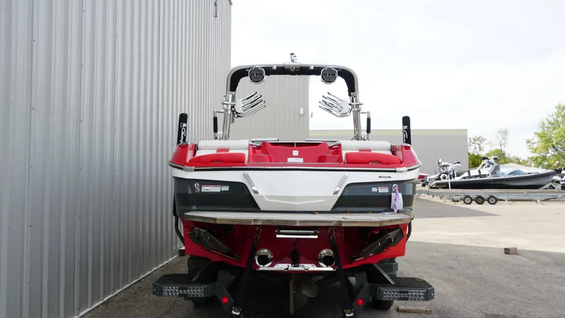 Slide: The Image of MasterCraft X24 2021 - 4