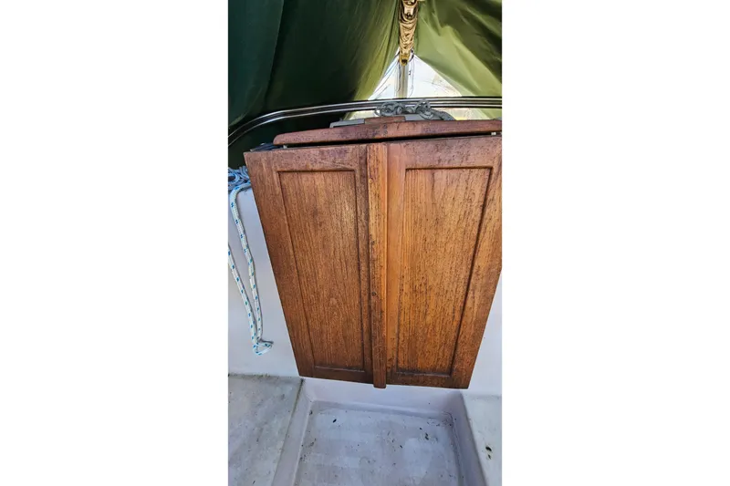 Slide: The Image of Control panel of a 1988 Bayfield 32C with Standard Horizon and Raymarine displays. - 8