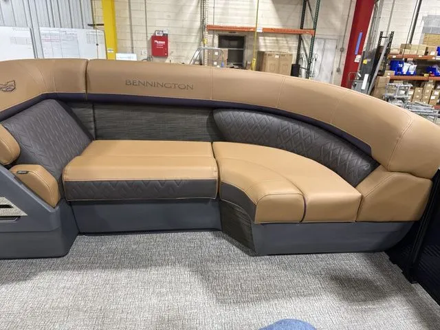 Slide: The Image of Bennington 22MFB Tritoon 2026 - 11