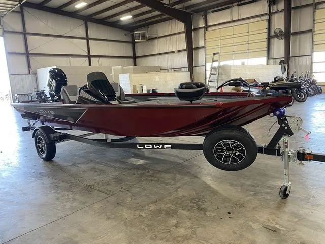 Slide: The Image of Lowe Stinger 175C 2026 - 3