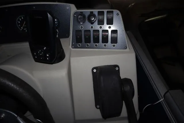 Slide: The Image of Sun Tracker SUNTRACKER PARTY BARGE 20 1994 - 13