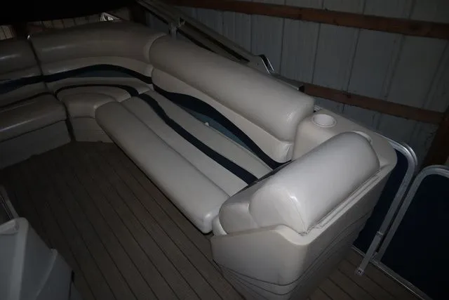 Slide: The Image of Sun Tracker SUNTRACKER PARTY BARGE 20 1994 - 9