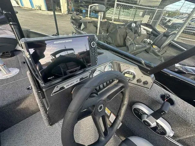 Slide: The Image of Lund 1650 Rebel XL Sport 2025 - 8