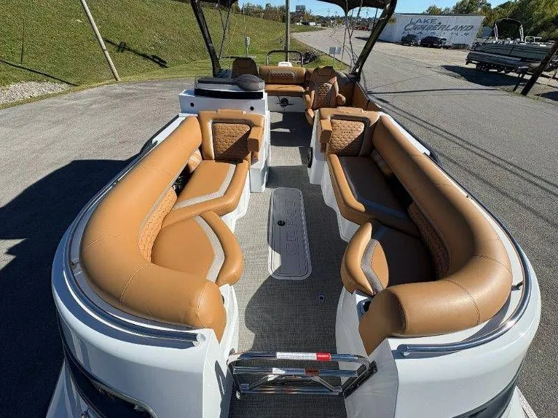 Slide: The Image of Crest Savannah 250 SLSC 2022 - 23