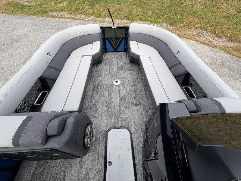 Slide: The Image of Viaggio Lago Z24S 2026 - 18