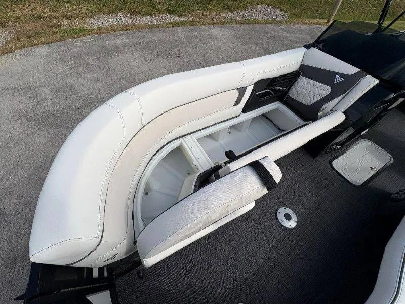 Slide: The Image of Viaggio Diamante D24S CC 2026 - 17