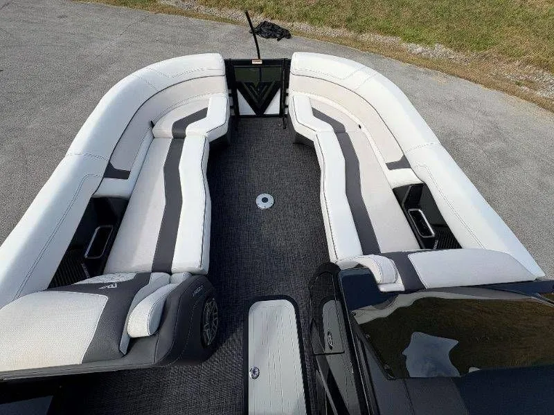 Slide: The Image of Viaggio Diamante D24S CC 2026 - 18