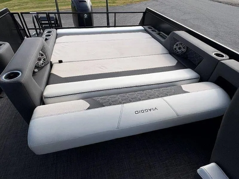 Slide: The Image of Viaggio Diamante D24S CC 2026 - 27