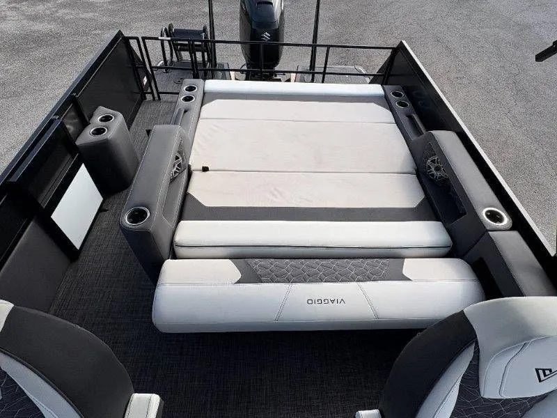 Slide: The Image of Viaggio Diamante D24S CC 2026 - 29