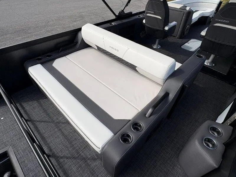 Slide: The Image of Viaggio Diamante D24S CC 2026 - 30